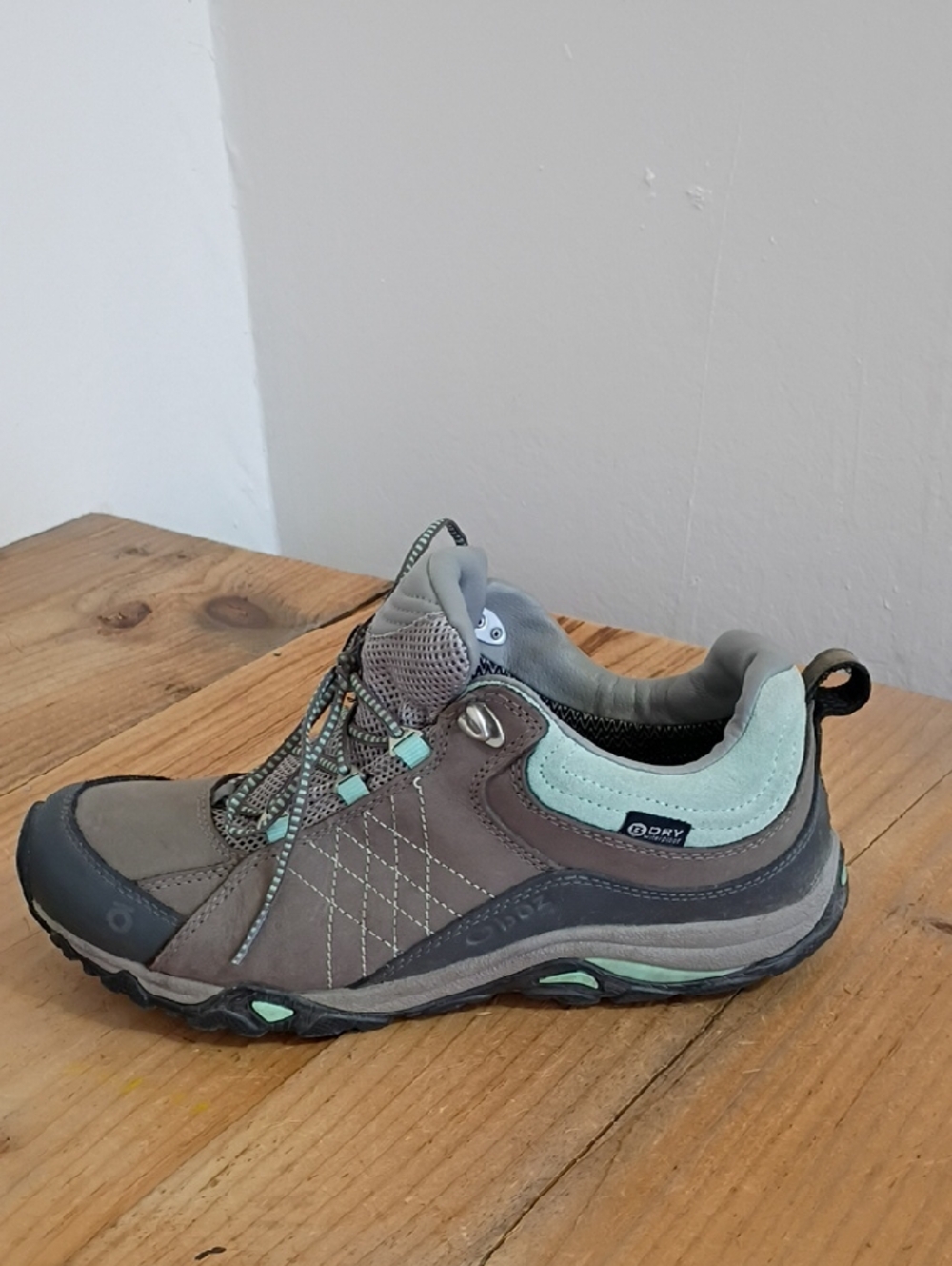 Columbia Women's Gray Mint Low-Top Hiking Shoe